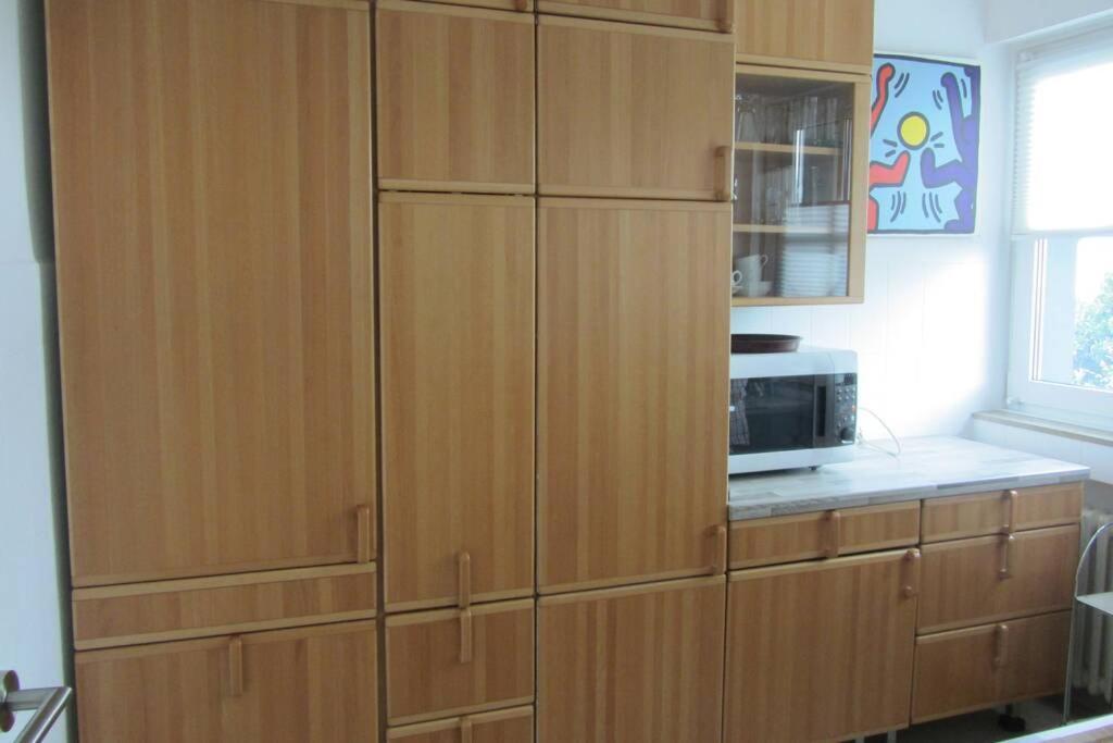 Grosse Wohnung 20 Km Von Koeln Bis Zu 17 Personen Rosrath Exterior photo